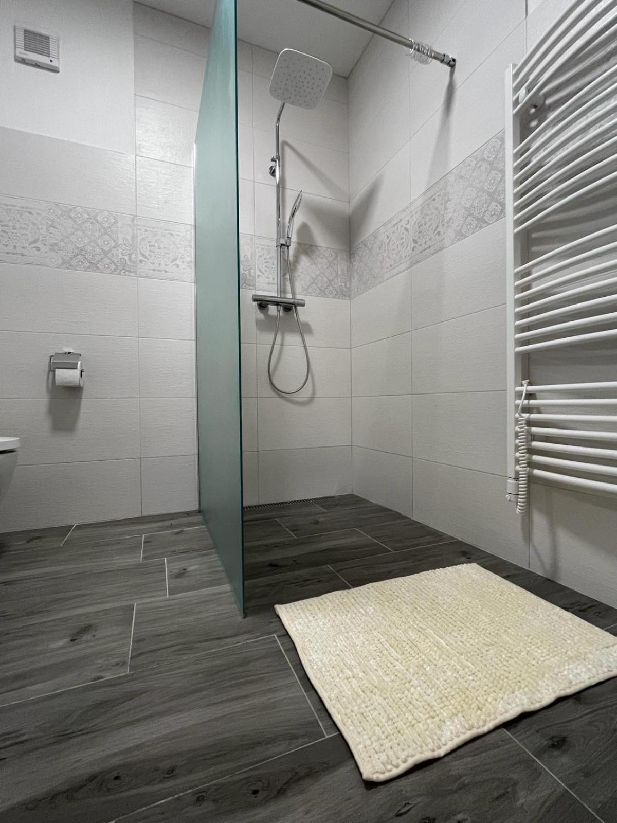 Apartman Kuga Mikulov Eksteriør bilde